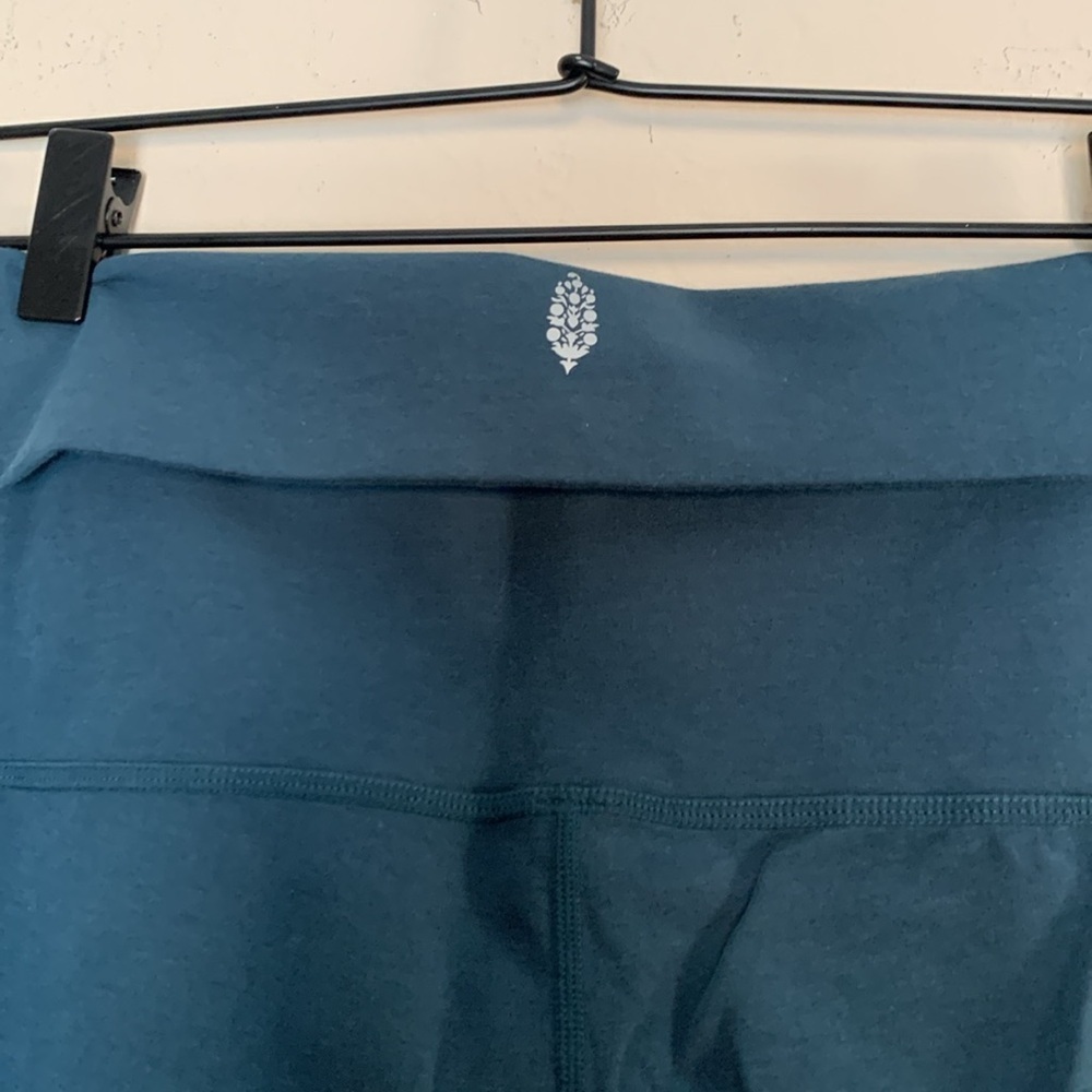 FREE PEOPLE Movement Moon Shadow Fold Over Leggings Teal Size Medium - Picture 7 of 8